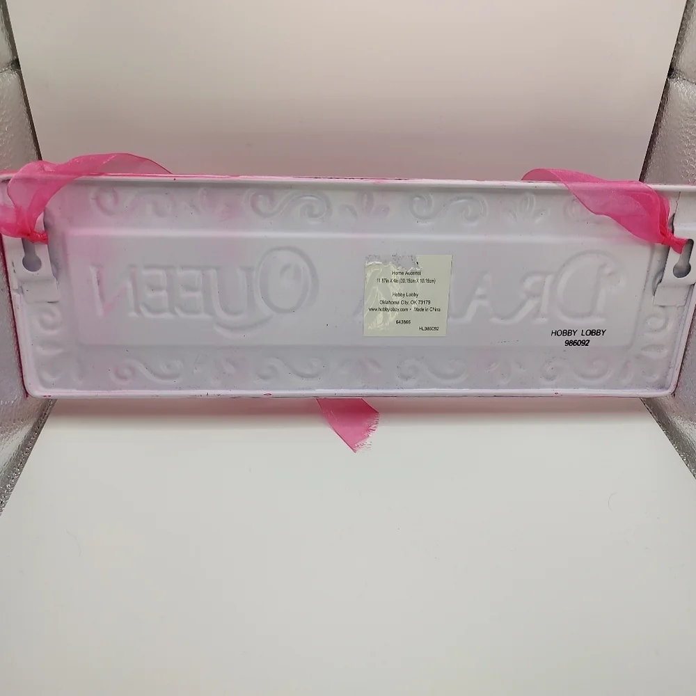 💥 3/$20 Distressed Pink Tin 